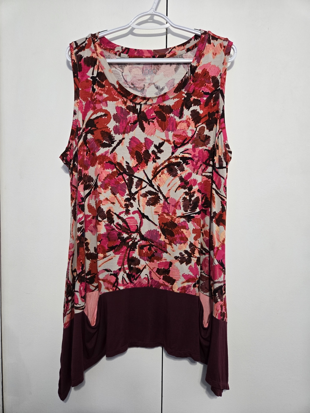 LOGO Lori Goldstein 2X Floral Sharkbite Tunic Top Sleeveless Pockets